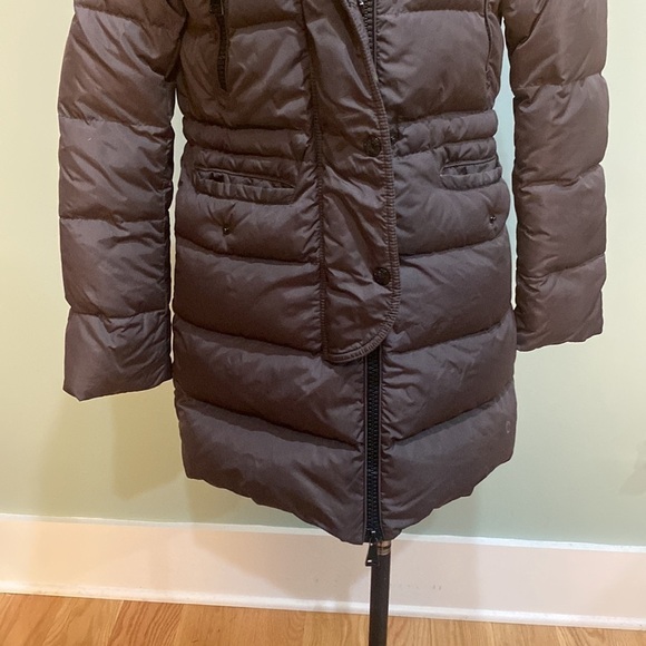 Moncler women’s puffer jacket - Picture 13 of 16